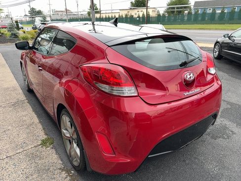 Used 2013 Hyundai Veloster w/ Style Pkg FWD image 3