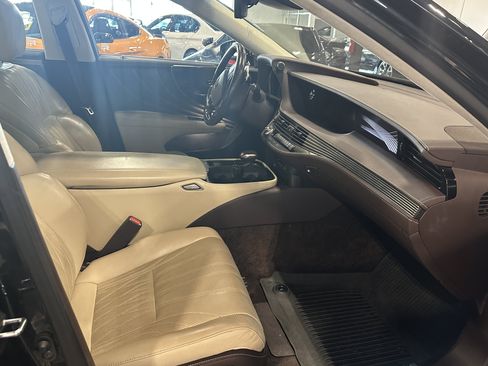 Used 2018 Lexus LS 500 AWD w/ Interior Upgrade Package image 4