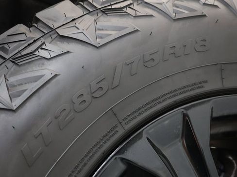 Used 2022 Ford F350 Platinum w/ Tremor Off-Road Package image 97