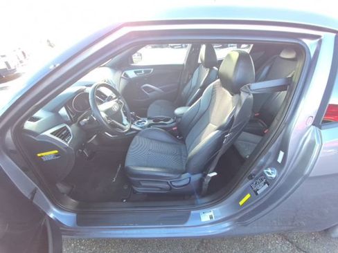 Used 2016 Hyundai Veloster w/ Option Group 02 image 9