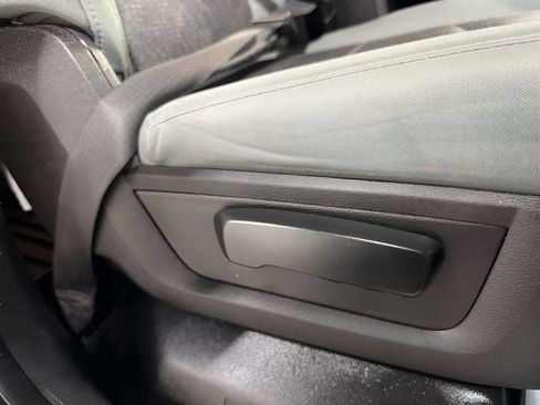 Used 2019 RAM 1500 Classic SLT w/ SLT Plus D￩cor Group AWD/4WD image 12