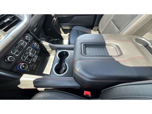 Certified 2024 Chevrolet Suburban RST w/ Luxury Package AWD/4WD image 20