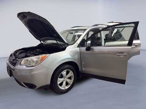 Used 2014 Subaru Forester 2.5i Limited image 9