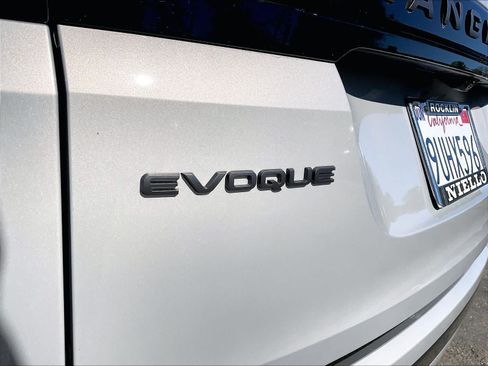 Used 2026 Land Rover Range Rover Evoque Dynamic SE AWD/4WD image 11