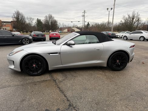 Used 2018 Jaguar F-TYPE Convertible image 11
