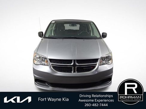 Used 2015 Dodge Grand Caravan SE w/ Quick Order Package 29E SE FWD image 3