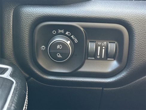 Certified 2020 RAM 2500 Laramie image 25