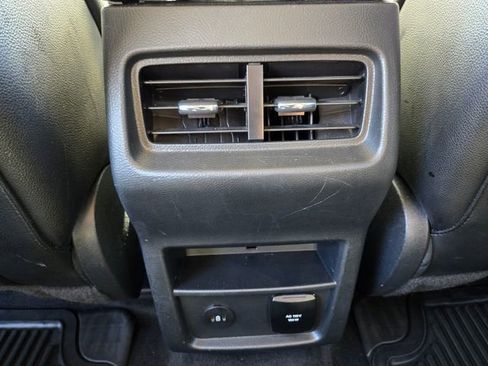 Used 2024 Ford Edge Titanium image 13