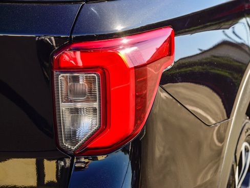 Used 2022 Ford Explorer ST-Line w/ Class IV Trailer Tow Package image 8