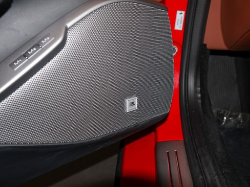 Used 2019 Ferrari Portofino RWD image 23
