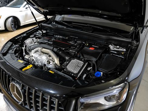 Used 2024 Mercedes-Benz GLB 35 AMG 4MATIC image 45