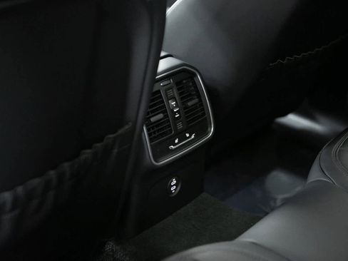 Certified 2025 Porsche Macan image 29