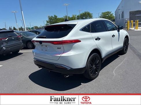 Used 2023 Toyota Venza Nightshade AWD/4WD image 9