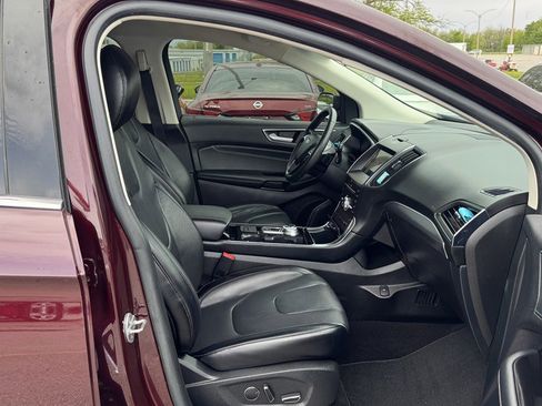 Used 2019 Ford Edge Titanium w/ Cold Weather Package AWD/4WD image 28