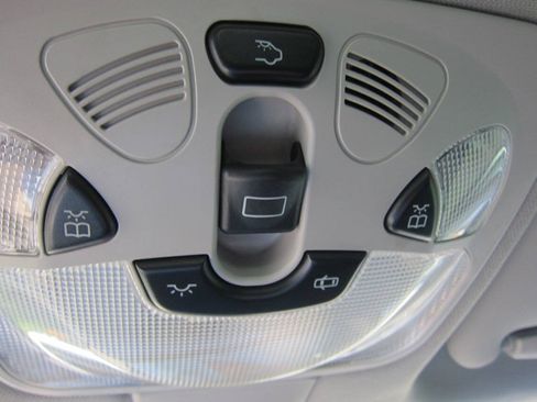 Used 2006 Mercedes-Benz C 350 4MATIC Sedan image 12