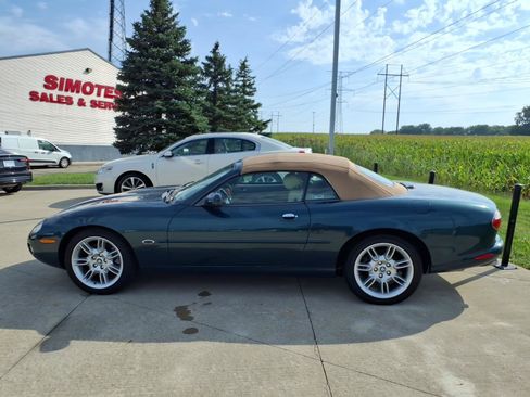 Used 2002 Jaguar XK8 Convertible RWD image 4