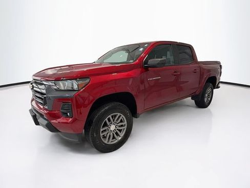 Used 2023 Chevrolet Colorado LT w/ LT Convenience Package II AWD/4WD image 3