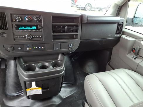 Used 2025 GMC Savana 2500 Work Van w/ Driver Convenience Package image 10