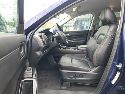 Used 2023 Nissan Pathfinder SL image 12