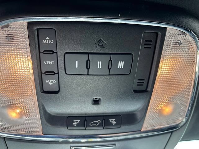 Used 2019 Jeep Grand Cherokee Altitude AWD/4WD image 18