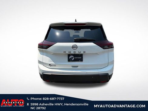 Used 2024 Nissan Rogue S FWD image 3