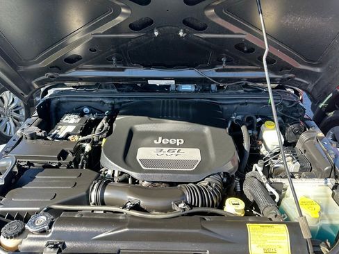 Used 2013 Jeep Wrangler Unlimited Sport image 32