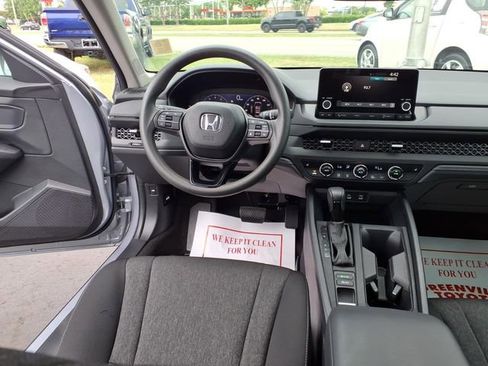 Used 2023 Honda Accord EX image 10