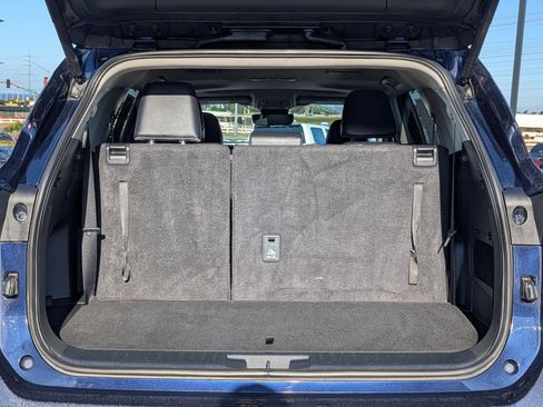 Used 2024 Toyota Highlander XLE image 10