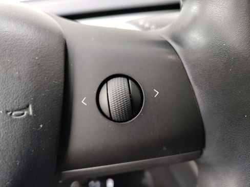 Used 2018 Tesla Model 3 Long Range image 15