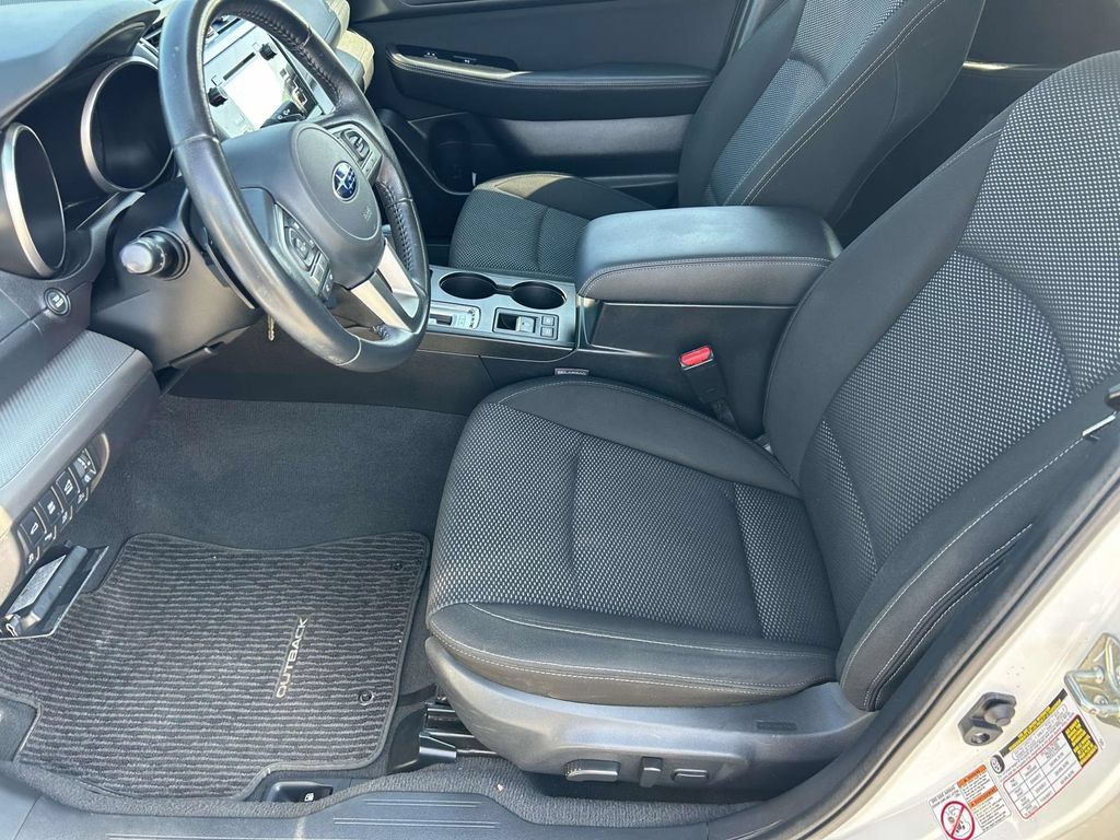 Used 2017 Subaru Outback 2.5i Premium AWD/4WD image 17