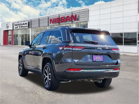 Used 2024 Jeep Grand Cherokee Limited image 5