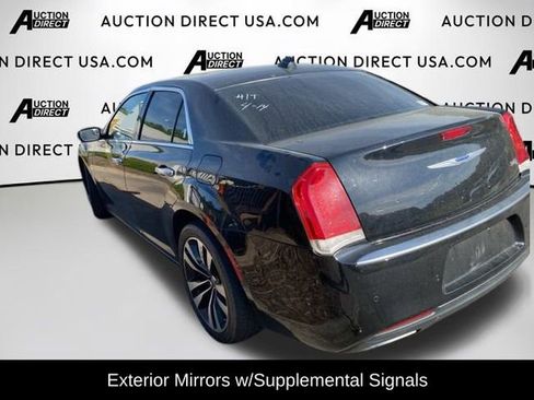 Used 2015 Chrysler 300 C Platinum w/ Harman/Kardon Audio Group RWD image 22