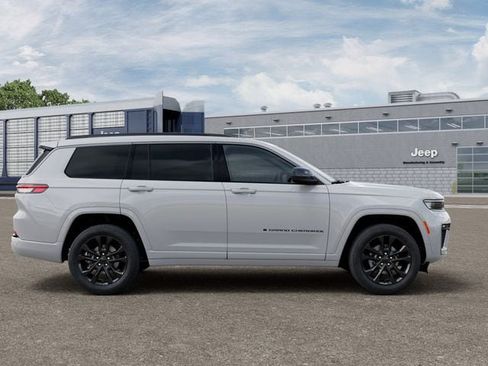 New 2026 Jeep Grand Cherokee L Limited AWD/4WD image 12