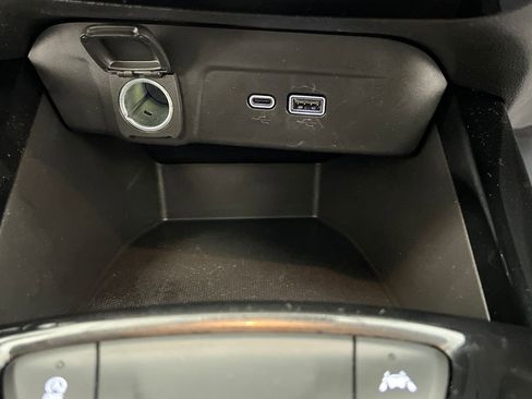 Used 2025 Chevrolet Trax LT w/ LT Convenience Package FWD image 45