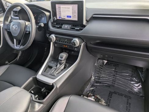 Used 2024 Toyota RAV4 XLE Premium image 33