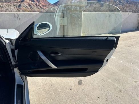 Used 2006 BMW Z4 3.0si image 10