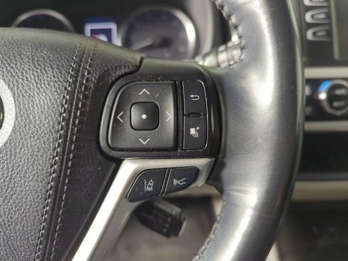 Used 2019 Toyota Highlander Plus image 28