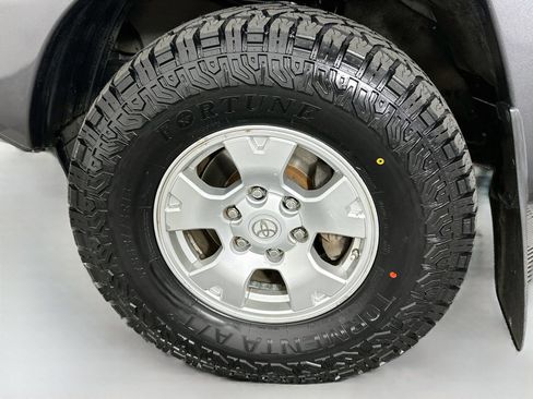 Used 2013 Toyota Tacoma 4x4 Access Cab V6 w/ SR5 Pkg image 29
