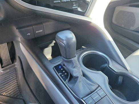 Used 2023 Toyota Camry SE image 20