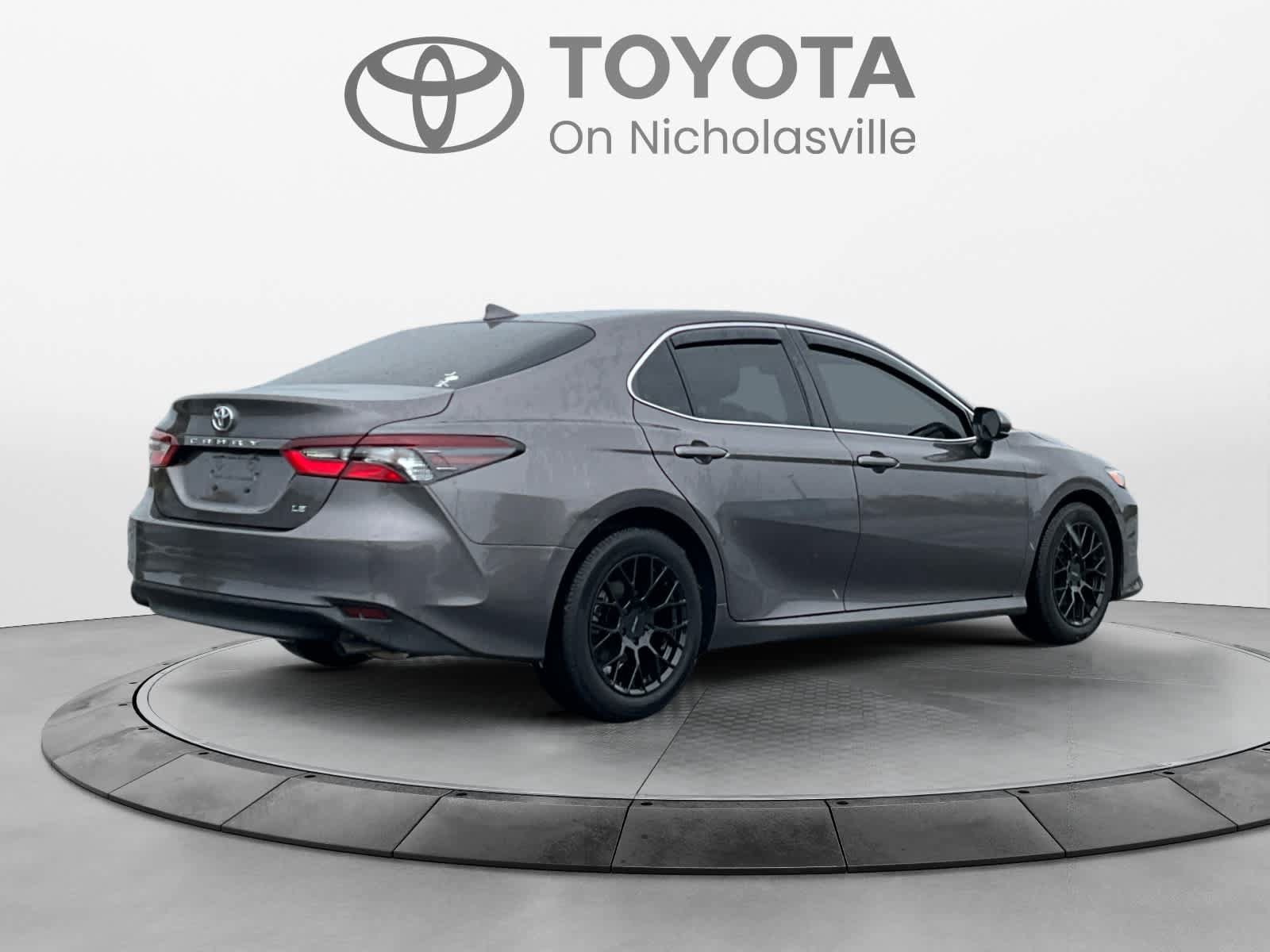 Used 2023 Toyota Camry LE FWD image 5