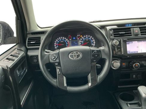 Used 2019 Toyota 4Runner TRD Off-Road Premium AWD/4WD image 18
