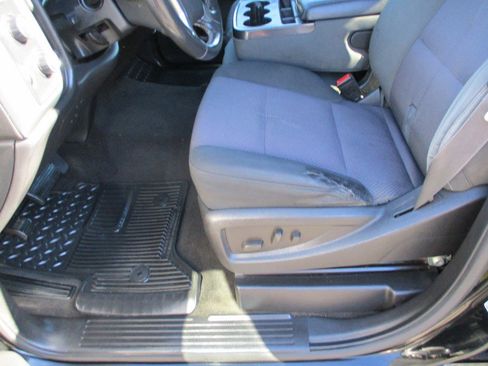 Used 2015 Chevrolet Silverado 2500 LT w/ LT Convenience Package image 19