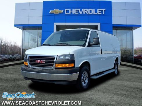 Used 2024 GMC Savana 2500 w/ Driver Convenience Package image 3