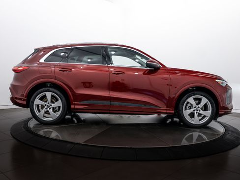 New 2025 Audi Q5 Prestige image 3