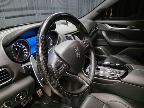 Used 2018 Maserati Levante GranSport image 18