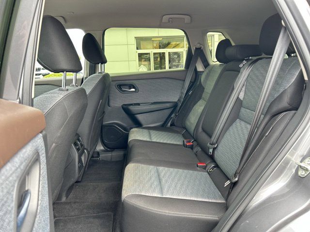 Used 2023 Nissan Rogue SV AWD/4WD image 17