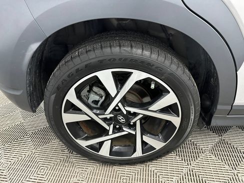 Used 2023 Hyundai Kona Limited w/ Cargo Package FWD image 18