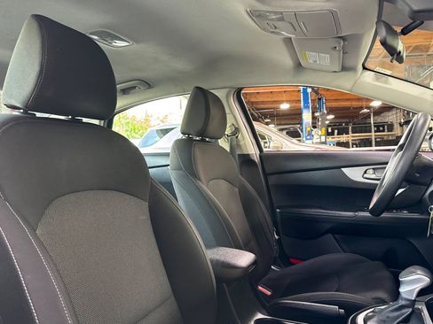 Used 2022 Kia Forte LXS image 31