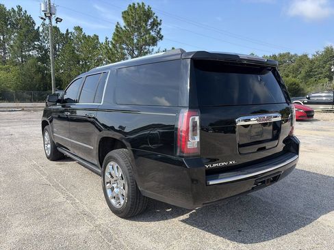 Used 2017 GMC Yukon XL Denali w/ Open Road Package AWD/4WD image 4
