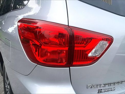Used 2017 Nissan Pathfinder SL w/ SL Premium Package AWD/4WD image 32